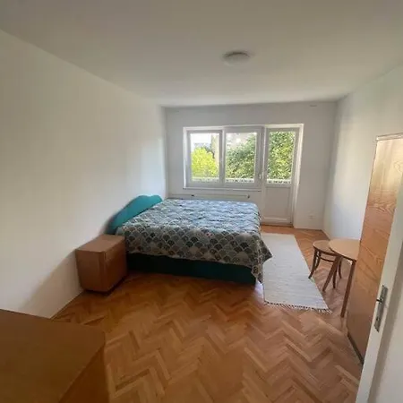 Spacious - & Peaceful Apartment Laibach